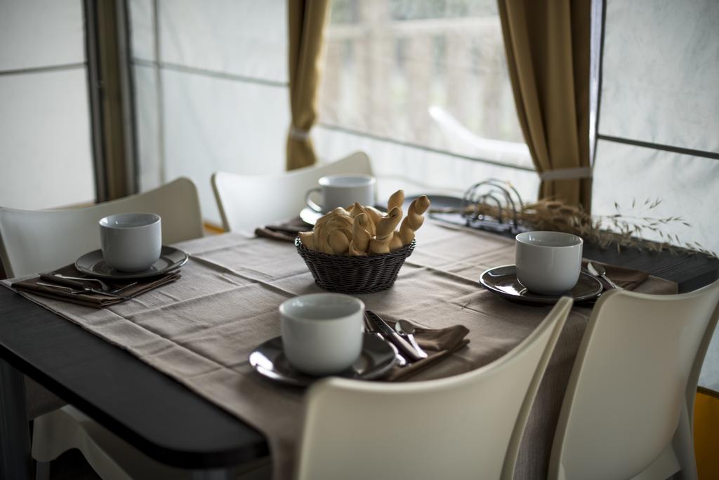 Lodge Tent Spiaggia E Mare Holiday Park Porto Garibaldi Bilik gambar